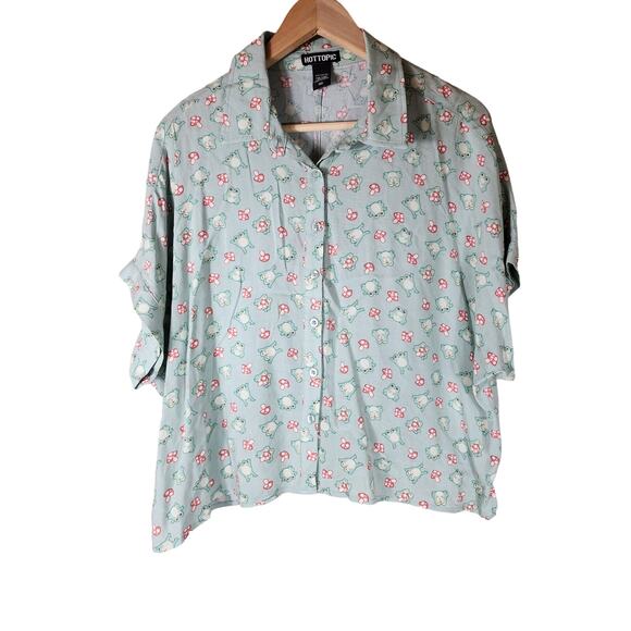Hot Topic Tops - HOT TOPIC Green Frog & Mushroom Boxy Button Up Waist Length Crop Top SZ M
